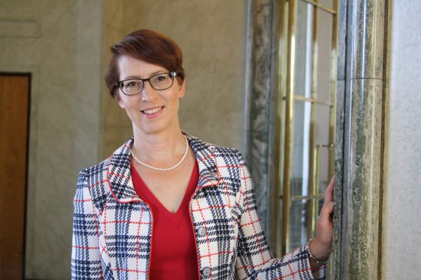 Sari Essayah ryhmäpuheessa turvallisuuspoliittisesta selonteosta: "Turvallisuusstruktuuri, jonka varaan olemme eurooppalaista turvallisuutta rakentaneet, on muuttunut pysyvästi"