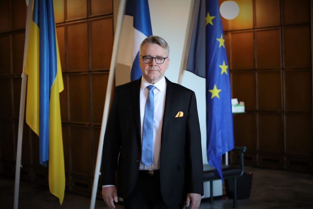 Peter Östman ryhmäpuheessa: Suomi kantaa vastuunsa liittokunnassa ja seisoo Ukrainan rinnalla