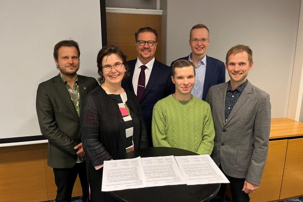Kristillisdemokraatit, Keskusta ja Korjausliike tekniseen vaaliliittoon Helsingissä