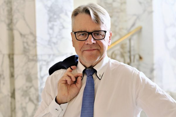 Peter Östman ryhmäpuheessa: "Väestökehityksen surulliset käyrät saatava kääntymään"