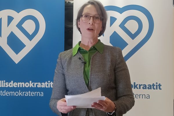 Essayah vastasi Saarikon ehdotukseen KD:n puoluevaltuustossa: "Yhteistyötä yli hallitus-oppositiorajojen tarvitaan"