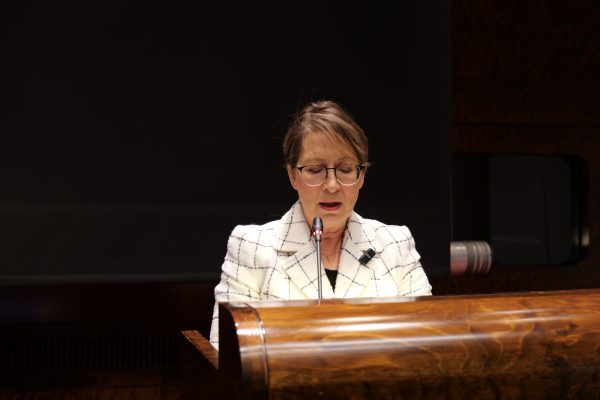 Sari Essayah puoluehallitukselle: ”Tärkeää on nähdä metsä puilta – tavoitteena tulee olla ilmaston, ei ilmastolain, suojelu” P1006542SariEssayah_31012026_kuvaMaijuKiukas